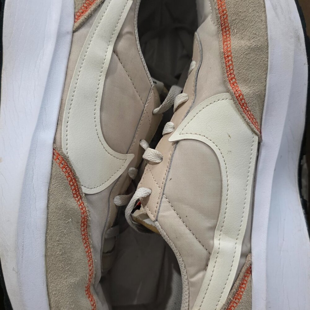 Nike Waffle Debut